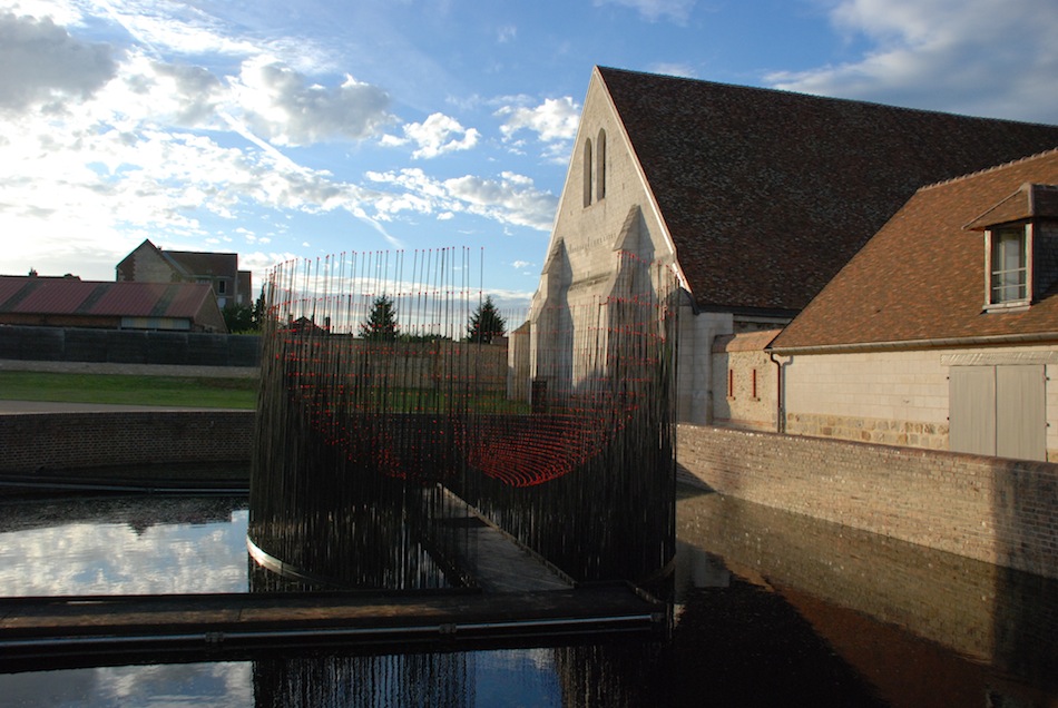 Red Bowl, Maladrerie Saint-Lazare, Beauvais (France), credit: cao I perrot studio