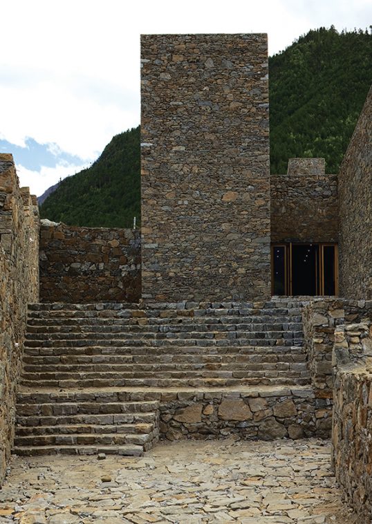 ZAO/standardarchitecture | Visitor's Center, Namchabawa, Pai Town, Kinzhi, Tibet, 2008 | Photograph by Wang Zilling