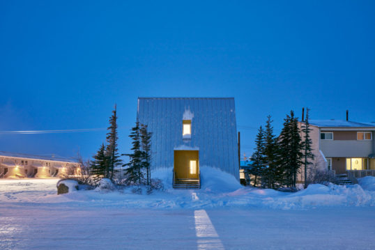 Blouin Orzes architectes with Verne Reimer architecture | Polar Bears International House, Churchill, Manitoba, Canada, 2019-ongoing. Credit: James Brittain Photography.